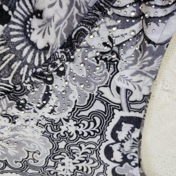 *New Low Price!* Black & White Glitter Tank Top - Picture 5 of 7